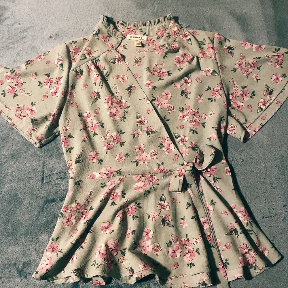 Light green floral flowy top